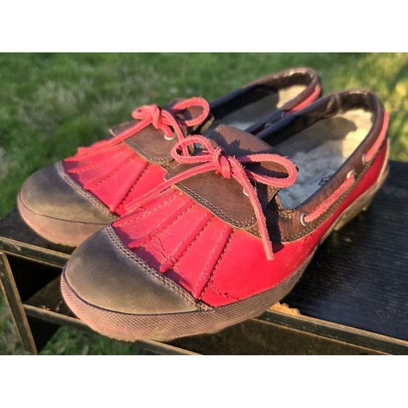 UGG Shoes - UGG ASHDALE RED LEATHER SHEEPSKIN DUCK SHOE 1001768 SIZE US 9.5 $129